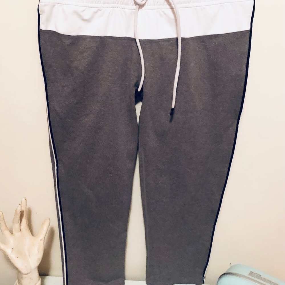 Fabletics Capri Leggings